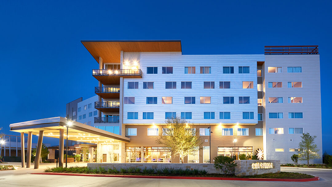 The Stella Hotel: Checking in